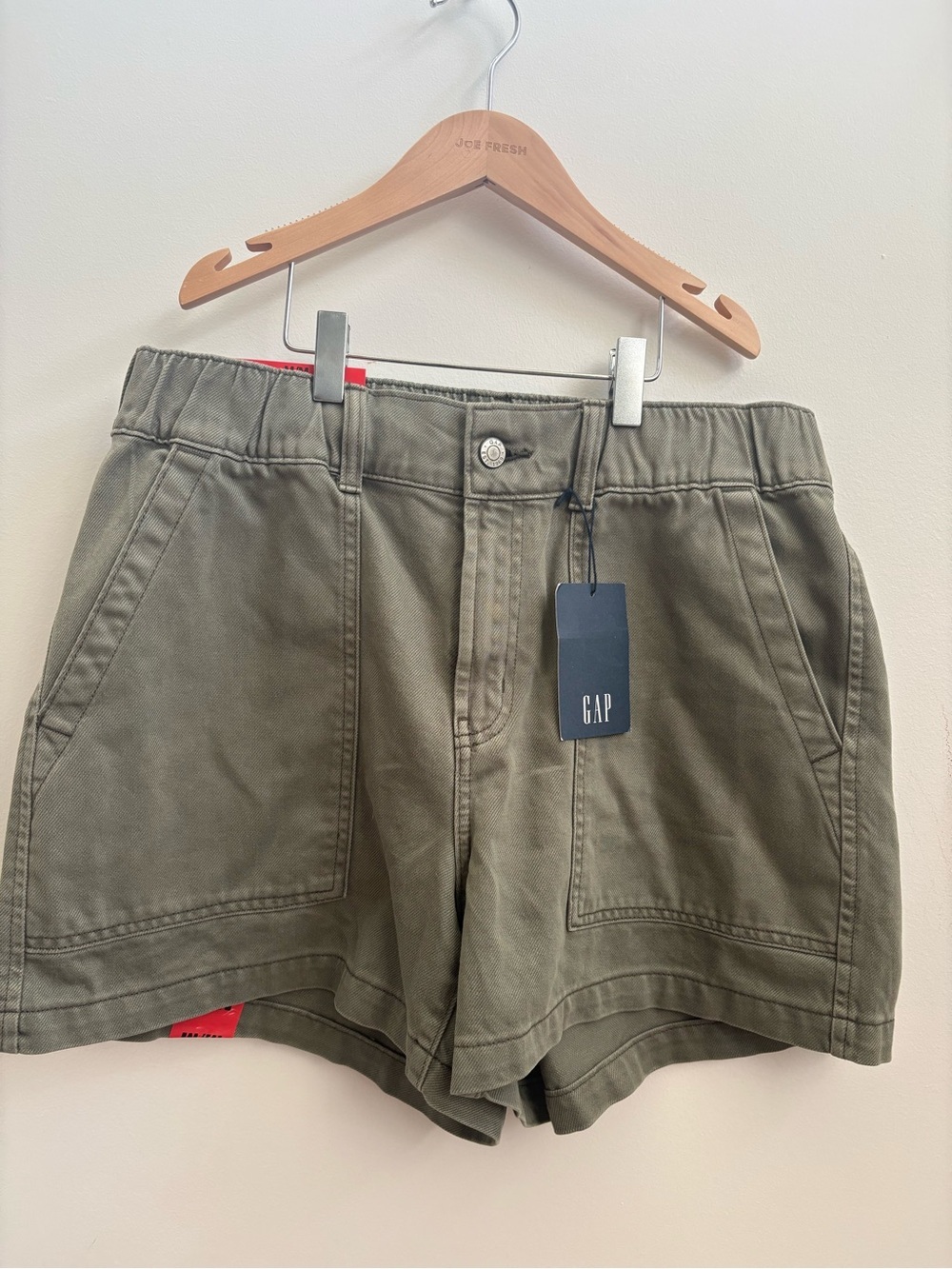 NWT GAP Olive Cargo Utility Shorts Size Medium Elastic Waist